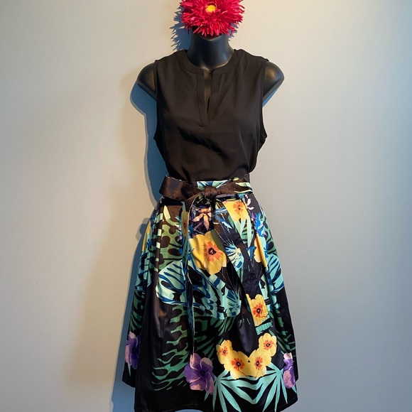 TOV Belted skirt - Picture 3 of 9